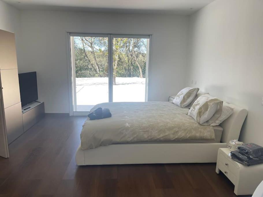 Brand New Villa With Fully Intergrated Air Conditioning & Private Pool, Overlooking Forest Sardan Екстер'єр фото