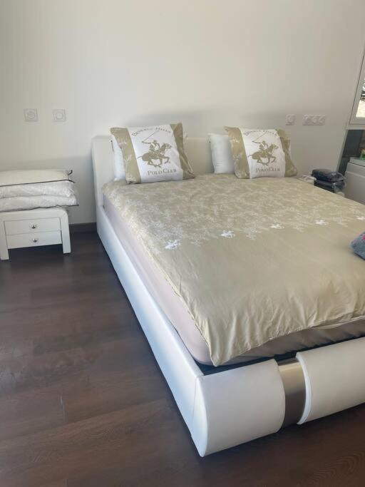 Brand New Villa With Fully Intergrated Air Conditioning & Private Pool, Overlooking Forest Sardan Екстер'єр фото