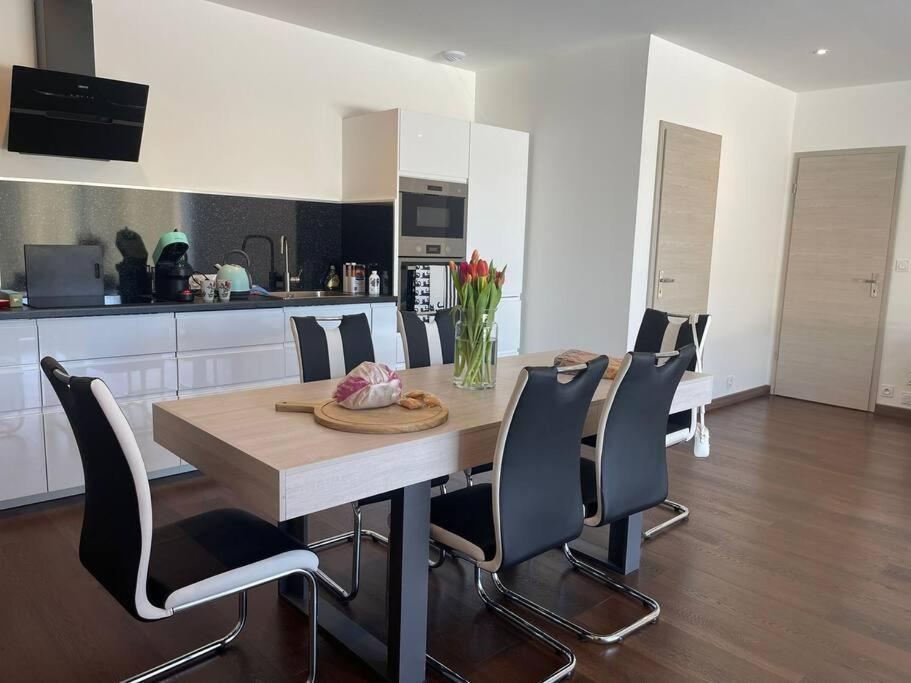 Brand New Villa With Fully Intergrated Air Conditioning & Private Pool, Overlooking Forest Sardan Екстер'єр фото